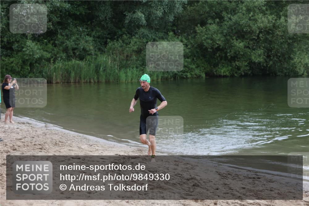 21.06.2026 - 29. Vierlanden-Triathlon Andreas Tolksdorf http://msf.ph/oto/9849330 21.06.2026 10:05:04 Schwimmen 431 meine-sportfotos.de