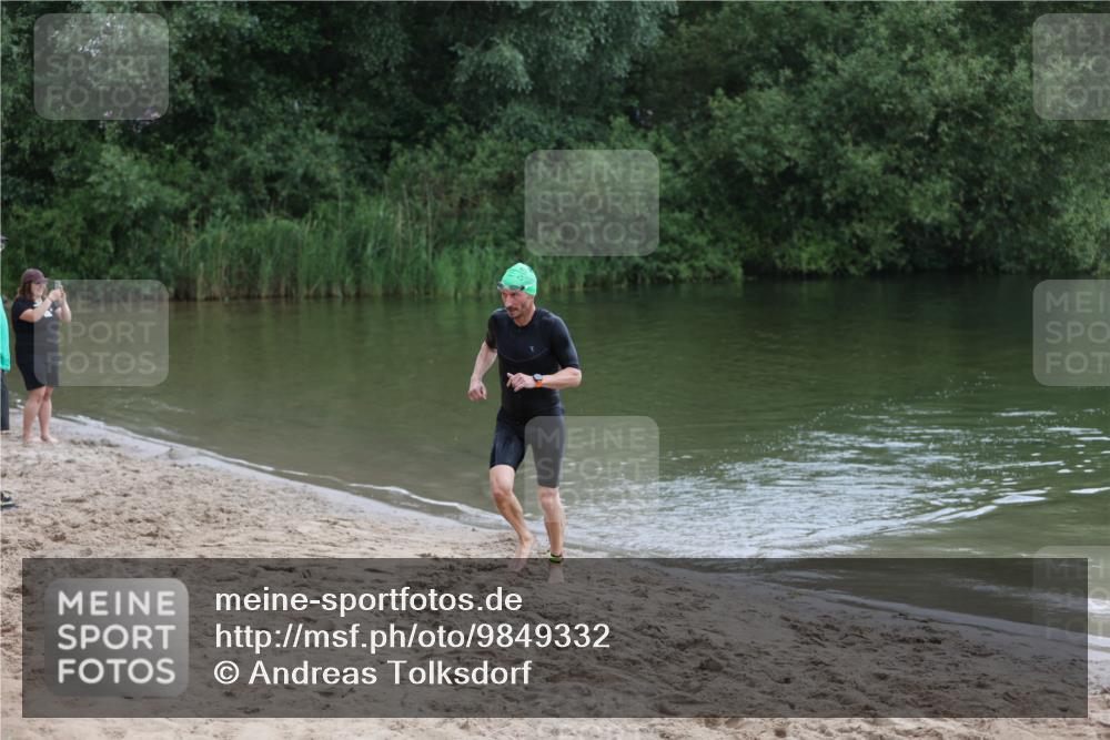 21.06.2026 - 29. Vierlanden-Triathlon Andreas Tolksdorf http://msf.ph/oto/9849332 21.06.2026 10:05:04 Schwimmen 431 meine-sportfotos.de