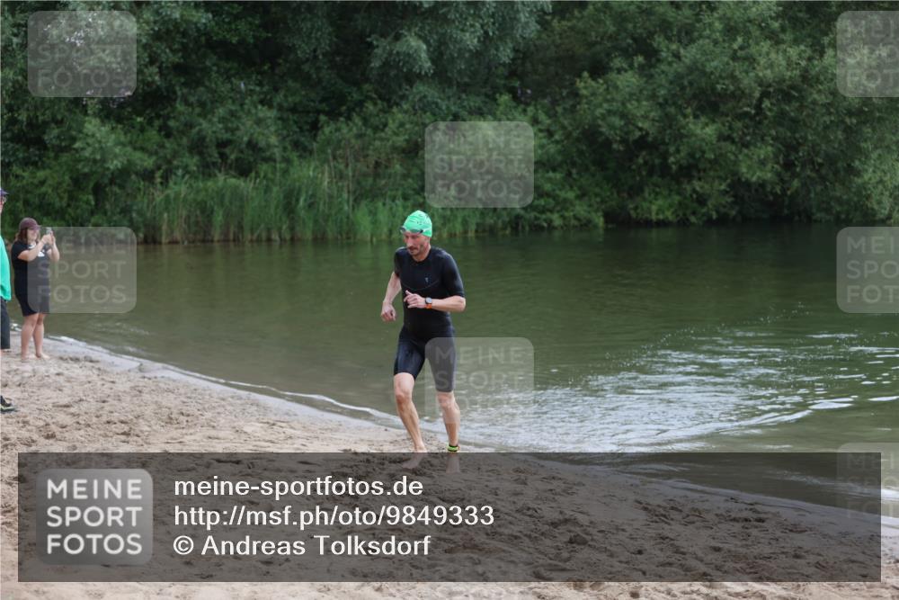 21.06.2026 - 29. Vierlanden-Triathlon Andreas Tolksdorf http://msf.ph/oto/9849333 21.06.2026 10:05:04 Schwimmen 431 meine-sportfotos.de