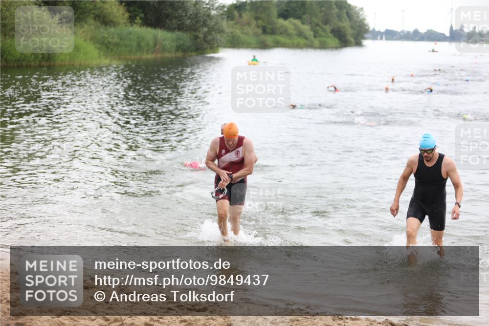21.06.2026 - 29. Vierlanden-Triathlon Andreas Tolksdorf http://msf.ph/oto/9849437 21.06.2026 10:06:42 Schwimmen 394, 410, 417, 443, 447 meine-sportfotos.de