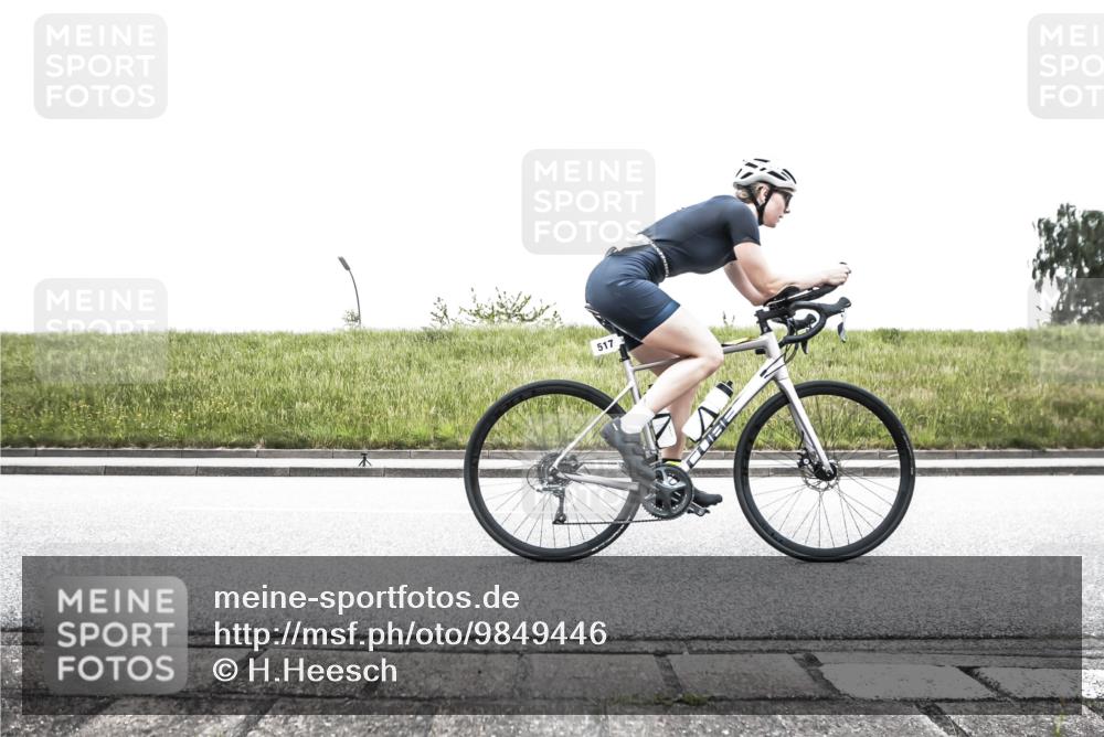 21.06.2026 - 29. Vierlanden-Triathlon H.Heesch http://msf.ph/oto/9849446 21.06.2026 10:27:12 Radfahren 24, 43, 89, 108, 486, 517, 600 meine-sportfotos.de