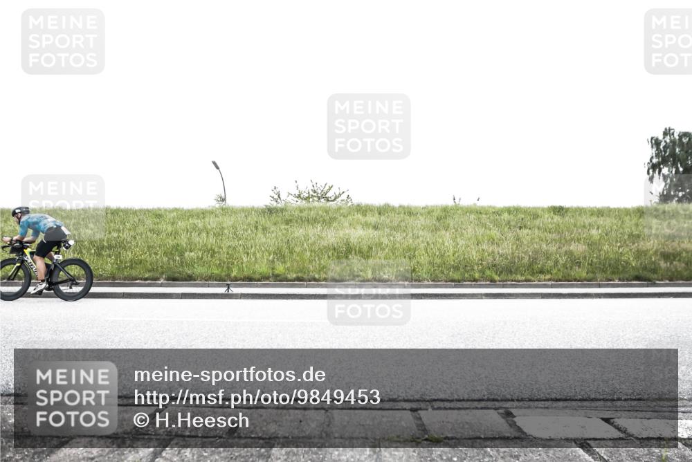 21.06.2026 - 29. Vierlanden-Triathlon H.Heesch http://msf.ph/oto/9849453 21.06.2026 10:27:15 Radfahren 24, 89, 101, 108, 486, 517 meine-sportfotos.de
