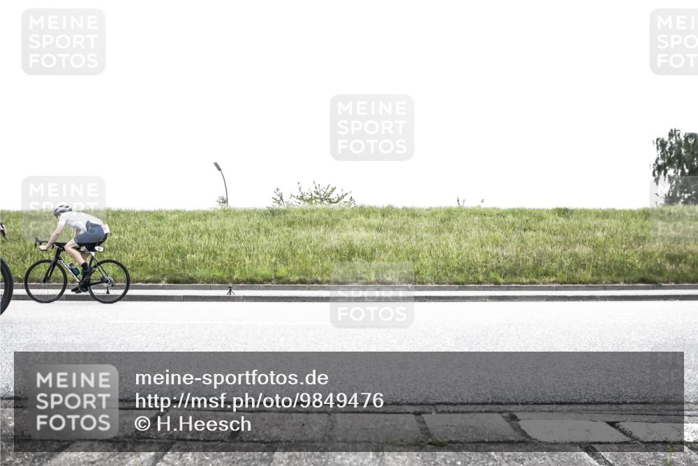 21.06.2026 - 29. Vierlanden-Triathlon H.Heesch http://msf.ph/oto/9849476 21.06.2026 10:27:49 Radfahren 20, 272, 515, 615 meine-sportfotos.de