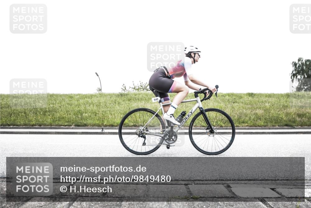 21.06.2026 - 29. Vierlanden-Triathlon H.Heesch http://msf.ph/oto/9849480 21.06.2026 10:28:00 Radfahren 514, 543, 585 meine-sportfotos.de