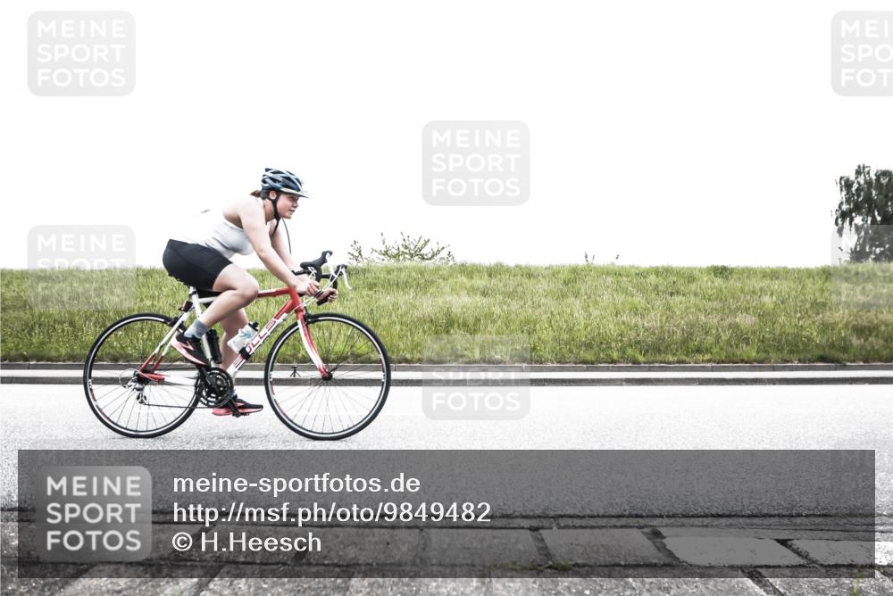 21.06.2026 - 29. Vierlanden-Triathlon H.Heesch http://msf.ph/oto/9849482 21.06.2026 10:28:04 Radfahren 514, 543, 585 meine-sportfotos.de