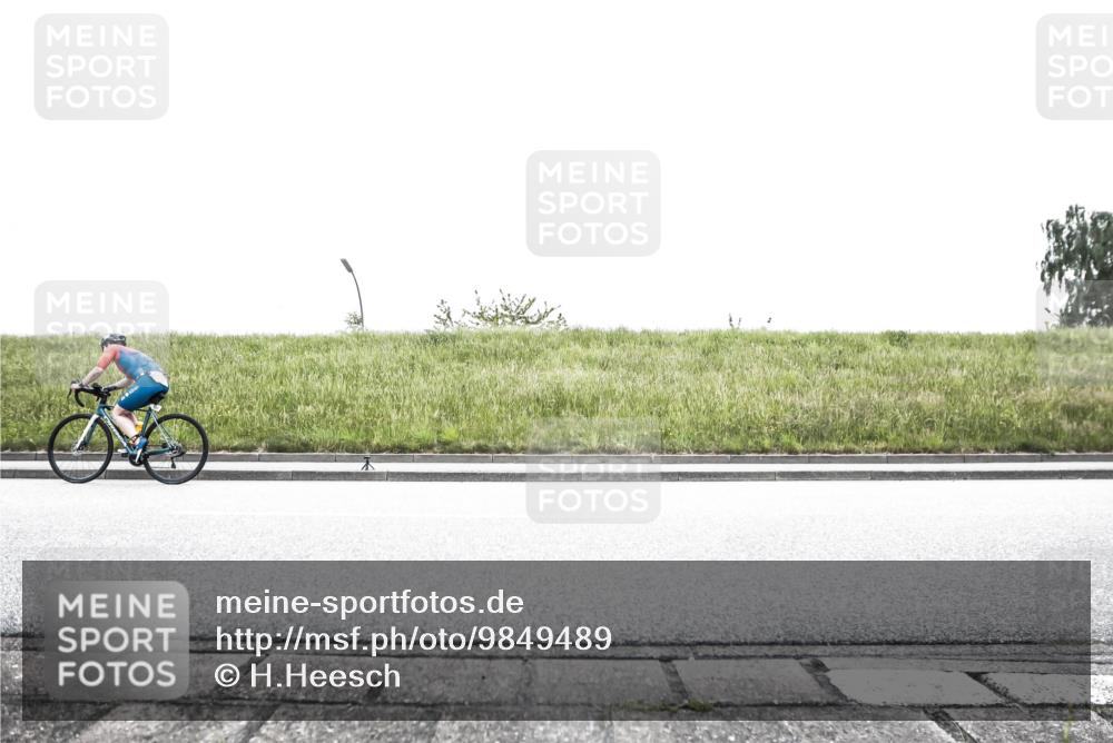 21.06.2026 - 29. Vierlanden-Triathlon H.Heesch http://msf.ph/oto/9849489 21.06.2026 10:28:19 Radfahren 21, 79, 233, 268, 368, 538, 567, 575, 590 meine-sportfotos.de