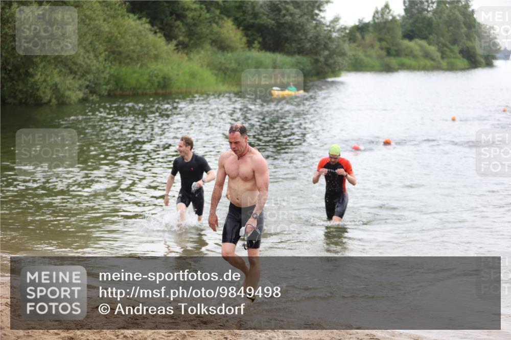 21.06.2026 - 29. Vierlanden-Triathlon Andreas Tolksdorf http://msf.ph/oto/9849498 21.06.2026 10:07:09 Schwimmen 425, 428, 445, 474 meine-sportfotos.de