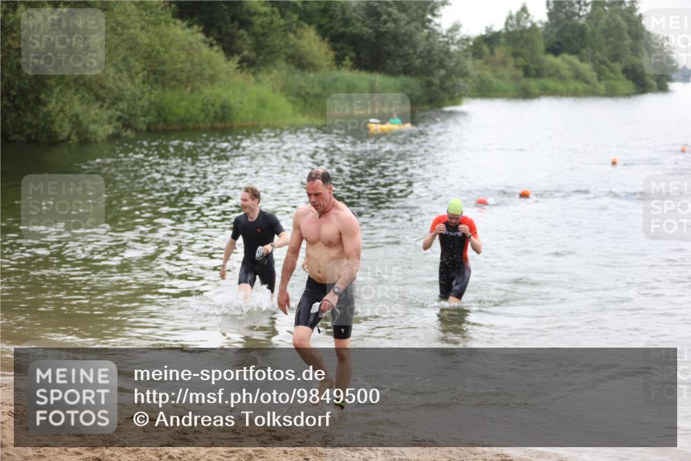 21.06.2026 - 29. Vierlanden-Triathlon Andreas Tolksdorf http://msf.ph/oto/9849500 21.06.2026 10:07:09 Schwimmen 425, 428, 445, 474 meine-sportfotos.de
