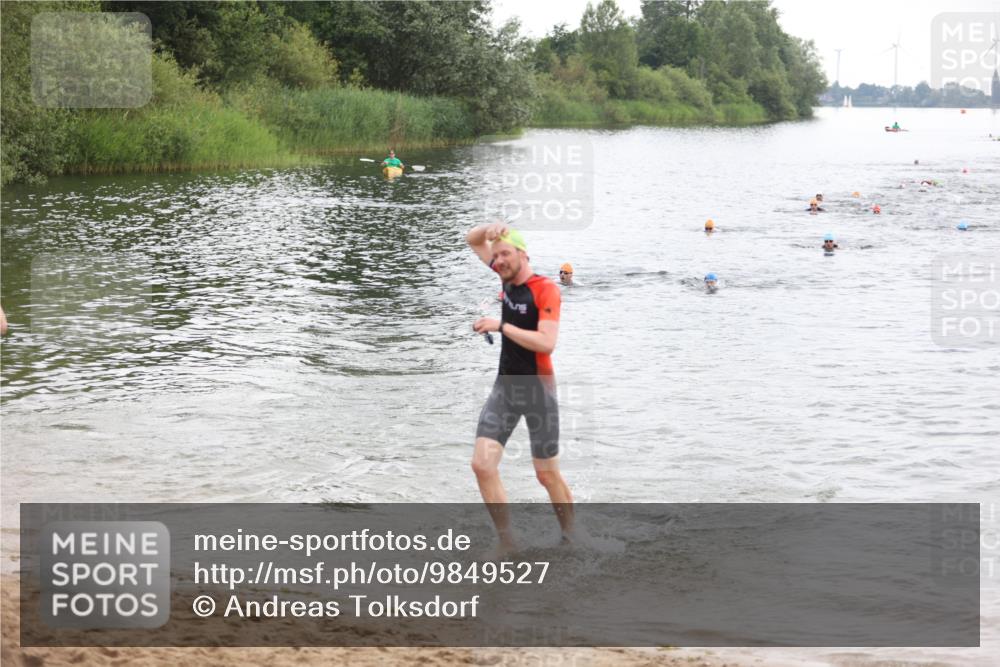 21.06.2026 - 29. Vierlanden-Triathlon Andreas Tolksdorf http://msf.ph/oto/9849527 21.06.2026 10:07:13 Schwimmen 425, 428, 445, 474 meine-sportfotos.de