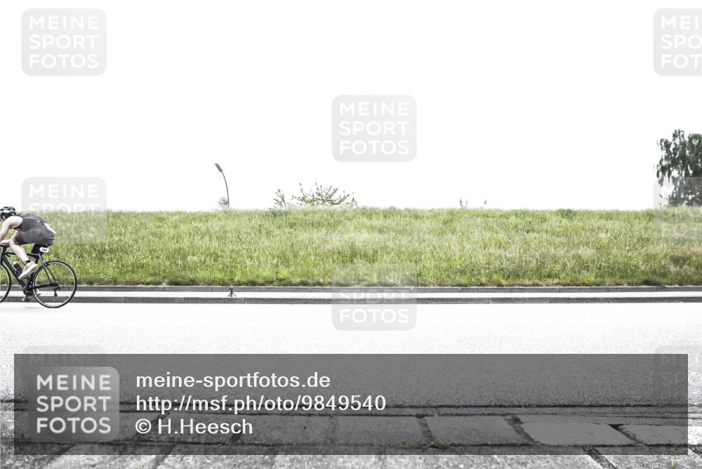 21.06.2026 - 29. Vierlanden-Triathlon H.Heesch http://msf.ph/oto/9849540 21.06.2026 10:28:45 Radfahren 390, 508, 583, 619 meine-sportfotos.de