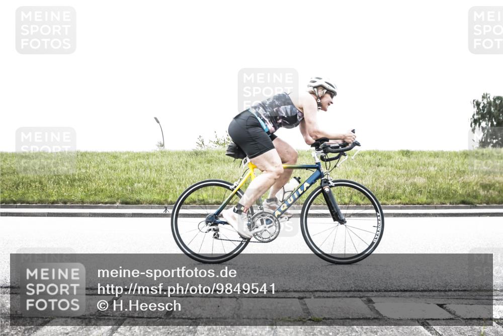 21.06.2026 - 29. Vierlanden-Triathlon H.Heesch http://msf.ph/oto/9849541 21.06.2026 10:28:47 Radfahren 27, 508, 583, 619 meine-sportfotos.de