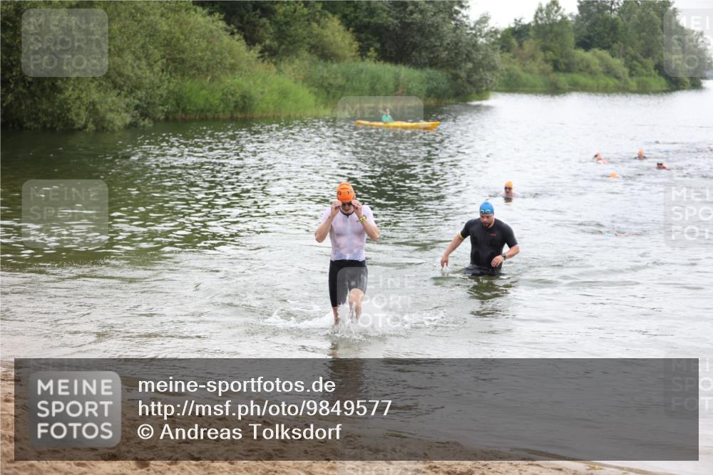 21.06.2026 - 29. Vierlanden-Triathlon Andreas Tolksdorf http://msf.ph/oto/9849577 21.06.2026 10:07:29 Schwimmen 424, 442, 475 meine-sportfotos.de