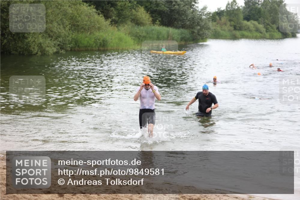 21.06.2026 - 29. Vierlanden-Triathlon Andreas Tolksdorf http://msf.ph/oto/9849581 21.06.2026 10:07:29 Schwimmen 424, 442, 475 meine-sportfotos.de