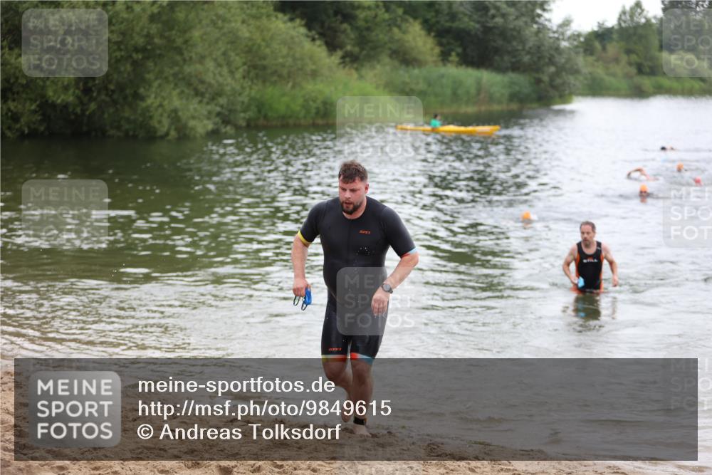 21.06.2026 - 29. Vierlanden-Triathlon Andreas Tolksdorf http://msf.ph/oto/9849615 21.06.2026 10:07:37 Schwimmen 434, 442, 468 meine-sportfotos.de
