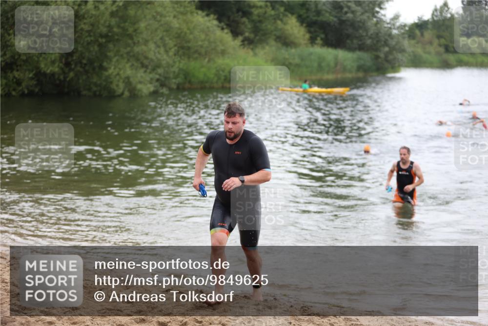 21.06.2026 - 29. Vierlanden-Triathlon Andreas Tolksdorf http://msf.ph/oto/9849625 21.06.2026 10:07:37 Schwimmen 434, 442, 468 meine-sportfotos.de