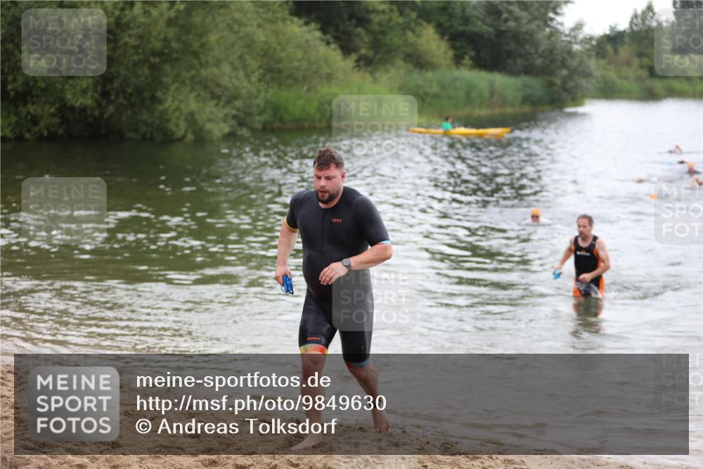 21.06.2026 - 29. Vierlanden-Triathlon Andreas Tolksdorf http://msf.ph/oto/9849630 21.06.2026 10:07:37 Schwimmen 434, 442, 468 meine-sportfotos.de