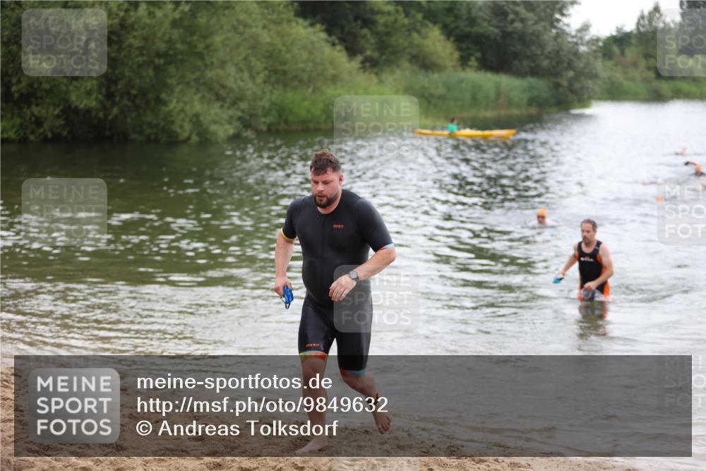 21.06.2026 - 29. Vierlanden-Triathlon Andreas Tolksdorf http://msf.ph/oto/9849632 21.06.2026 10:07:37 Schwimmen 434, 442, 468 meine-sportfotos.de