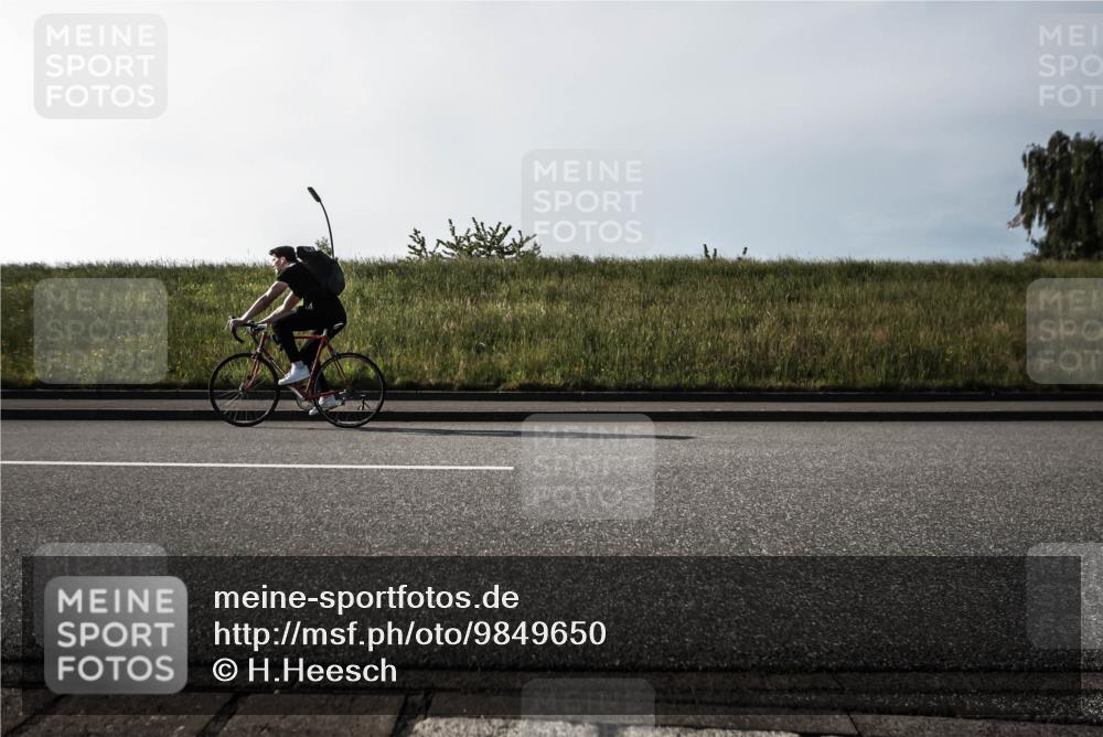21.06.2026 - 29. Vierlanden-Triathlon H.Heesch http://msf.ph/oto/9849650 21.06.2026 08:09:21 Radfahren  meine-sportfotos.de