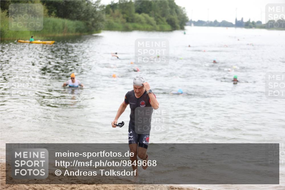 21.06.2026 - 29. Vierlanden-Triathlon Andreas Tolksdorf http://msf.ph/oto/9849668 21.06.2026 10:07:43 Schwimmen 434, 442, 449, 468 meine-sportfotos.de