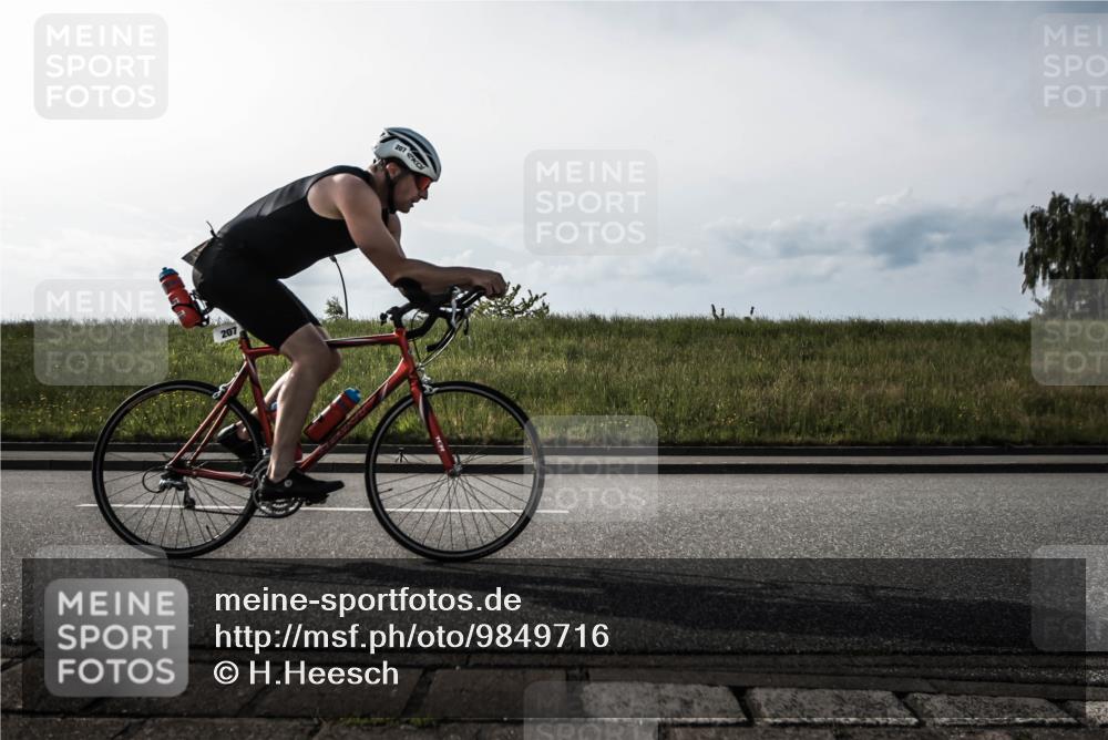 21.06.2026 - 29. Vierlanden-Triathlon H.Heesch http://msf.ph/oto/9849716 21.06.2026 08:46:33 Radfahren 207 meine-sportfotos.de