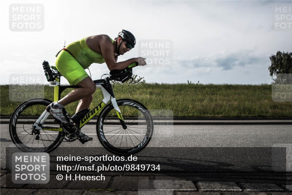 21.06.2026 - 29. Vierlanden-Triathlon H.Heesch http://msf.ph/oto/9849734 21.06.2026 08:48:03 Radfahren 32, 155, 166 meine-sportfotos.de