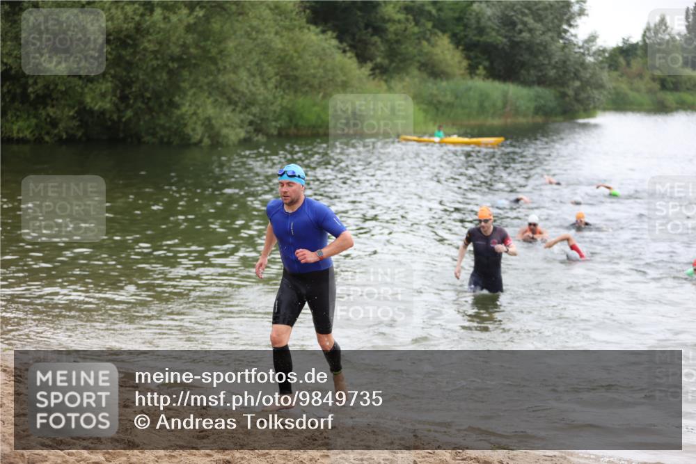 21.06.2026 - 29. Vierlanden-Triathlon Andreas Tolksdorf http://msf.ph/oto/9849735 21.06.2026 10:07:57 Schwimmen 393, 449, 459, 471, 473, 478 meine-sportfotos.de