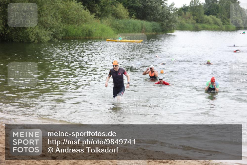 21.06.2026 - 29. Vierlanden-Triathlon Andreas Tolksdorf http://msf.ph/oto/9849741 21.06.2026 10:07:59 Schwimmen 393, 459, 471, 473, 478 meine-sportfotos.de