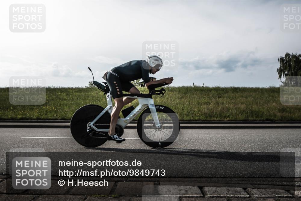 21.06.2026 - 29. Vierlanden-Triathlon H.Heesch http://msf.ph/oto/9849743 21.06.2026 08:48:44 Radfahren 103, 132 meine-sportfotos.de