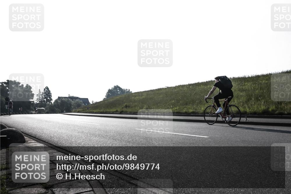21.06.2026 - 29. Vierlanden-Triathlon H.Heesch http://msf.ph/oto/9849774 21.06.2026 08:09:22 Radfahren  meine-sportfotos.de