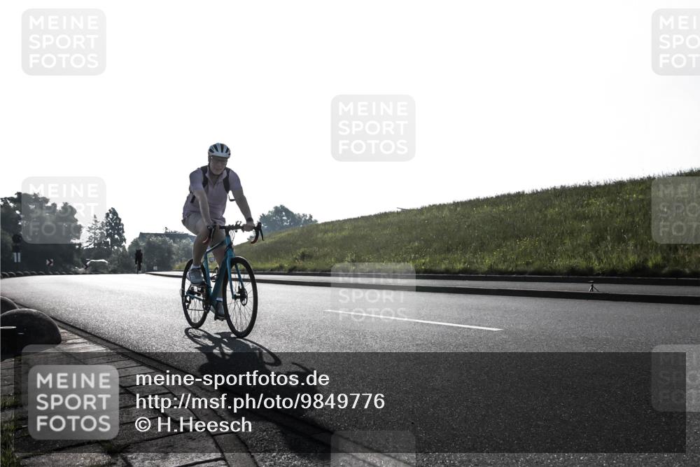 21.06.2026 - 29. Vierlanden-Triathlon H.Heesch http://msf.ph/oto/9849776 21.06.2026 08:09:27 Radfahren  meine-sportfotos.de