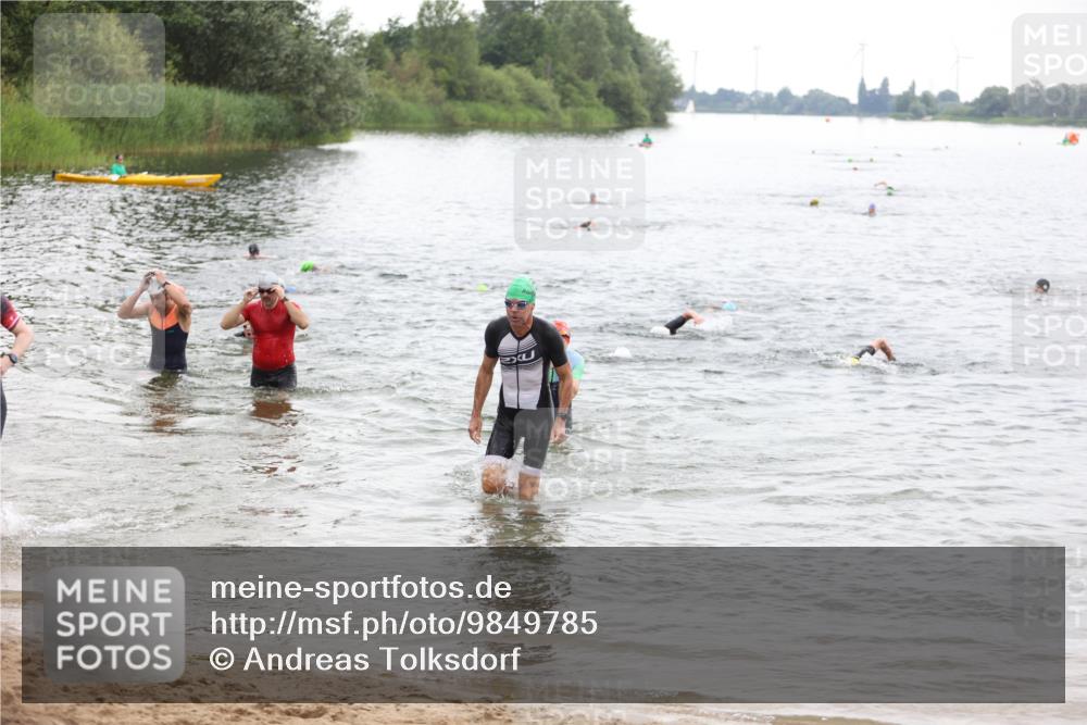 21.06.2026 - 29. Vierlanden-Triathlon Andreas Tolksdorf http://msf.ph/oto/9849785 21.06.2026 10:08:01 Schwimmen 393, 399, 452, 459, 471, 473, 478 meine-sportfotos.de