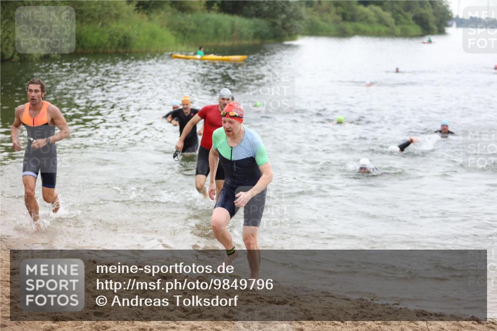 21.06.2026 - 29. Vierlanden-Triathlon Andreas Tolksdorf http://msf.ph/oto/9849796 21.06.2026 10:08:08 Schwimmen 392, 393, 399, 419, 452, 459, 473, 478 meine-sportfotos.de