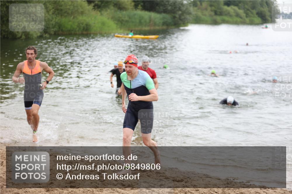 21.06.2026 - 29. Vierlanden-Triathlon Andreas Tolksdorf http://msf.ph/oto/9849806 21.06.2026 10:08:08 Schwimmen 392, 393, 399, 419, 452, 459, 473, 478 meine-sportfotos.de