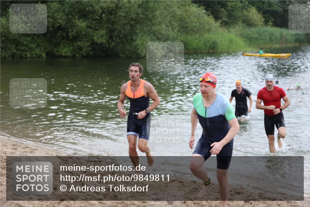 21.06.2026 - 29. Vierlanden-Triathlon Andreas Tolksdorf http://msf.ph/oto/9849811 21.06.2026 10:08:08 Schwimmen 392, 393, 399, 419, 452, 459, 473, 478 meine-sportfotos.de