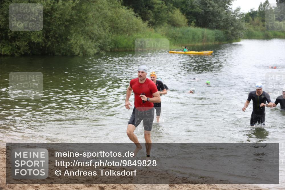 21.06.2026 - 29. Vierlanden-Triathlon Andreas Tolksdorf http://msf.ph/oto/9849828 21.06.2026 10:08:10 Schwimmen 392, 399, 419, 446, 452, 459, 473, 478 meine-sportfotos.de