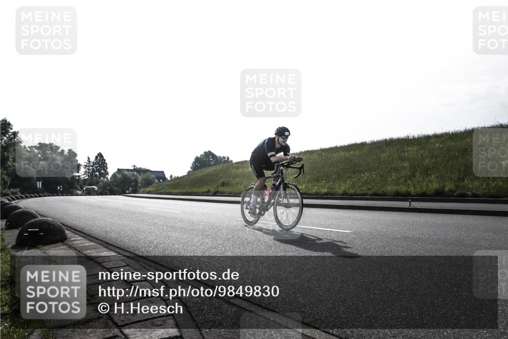 21.06.2026 - 29. Vierlanden-Triathlon H.Heesch http://msf.ph/oto/9849830 21.06.2026 08:45:44 Radfahren 24, 107 meine-sportfotos.de