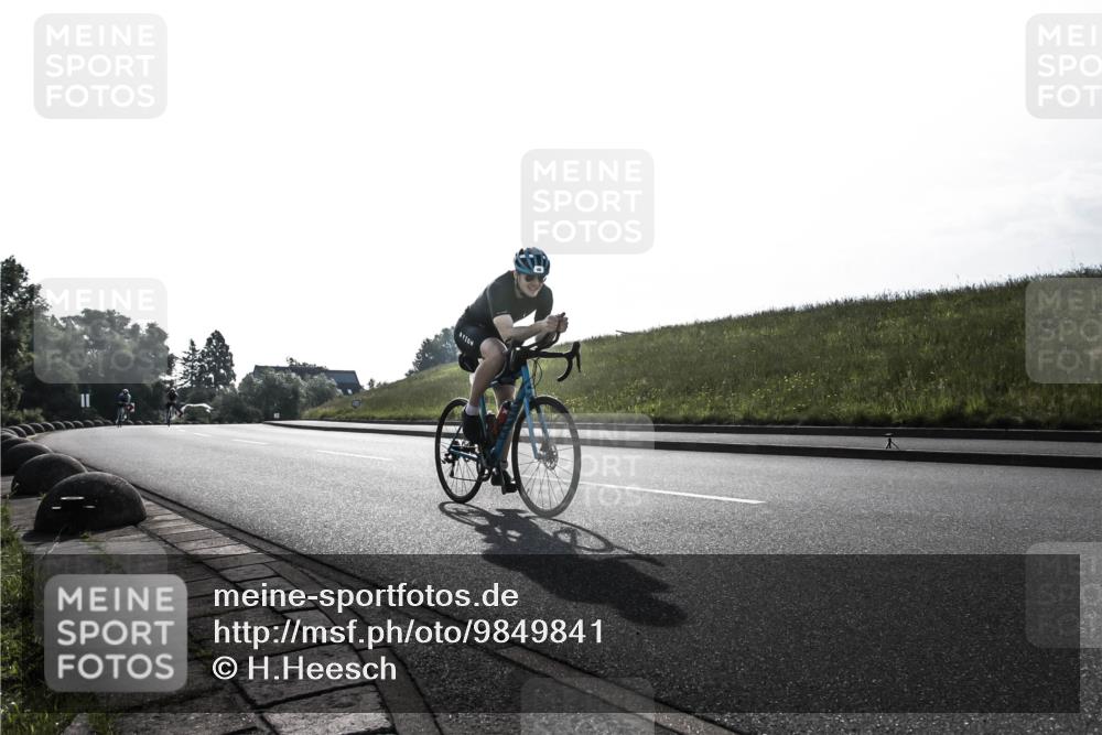 21.06.2026 - 29. Vierlanden-Triathlon H.Heesch http://msf.ph/oto/9849841 21.06.2026 08:46:43 Radfahren 46, 57, 76 meine-sportfotos.de