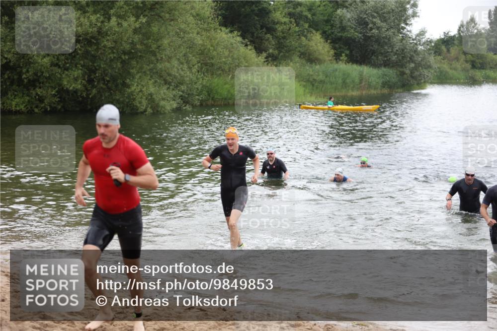 21.06.2026 - 29. Vierlanden-Triathlon Andreas Tolksdorf http://msf.ph/oto/9849853 21.06.2026 10:08:11 Schwimmen 392, 399, 419, 446, 452, 459, 473, 477, 478 meine-sportfotos.de