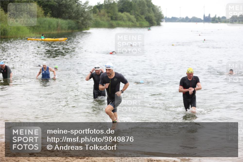 21.06.2026 - 29. Vierlanden-Triathlon Andreas Tolksdorf http://msf.ph/oto/9849876 21.06.2026 10:08:14 Schwimmen 392, 399, 419, 446, 452, 477 meine-sportfotos.de