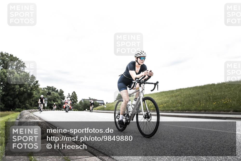 21.06.2026 - 29. Vierlanden-Triathlon H.Heesch http://msf.ph/oto/9849880 21.06.2026 10:27:11 Radfahren 43, 89, 108, 517, 600 meine-sportfotos.de