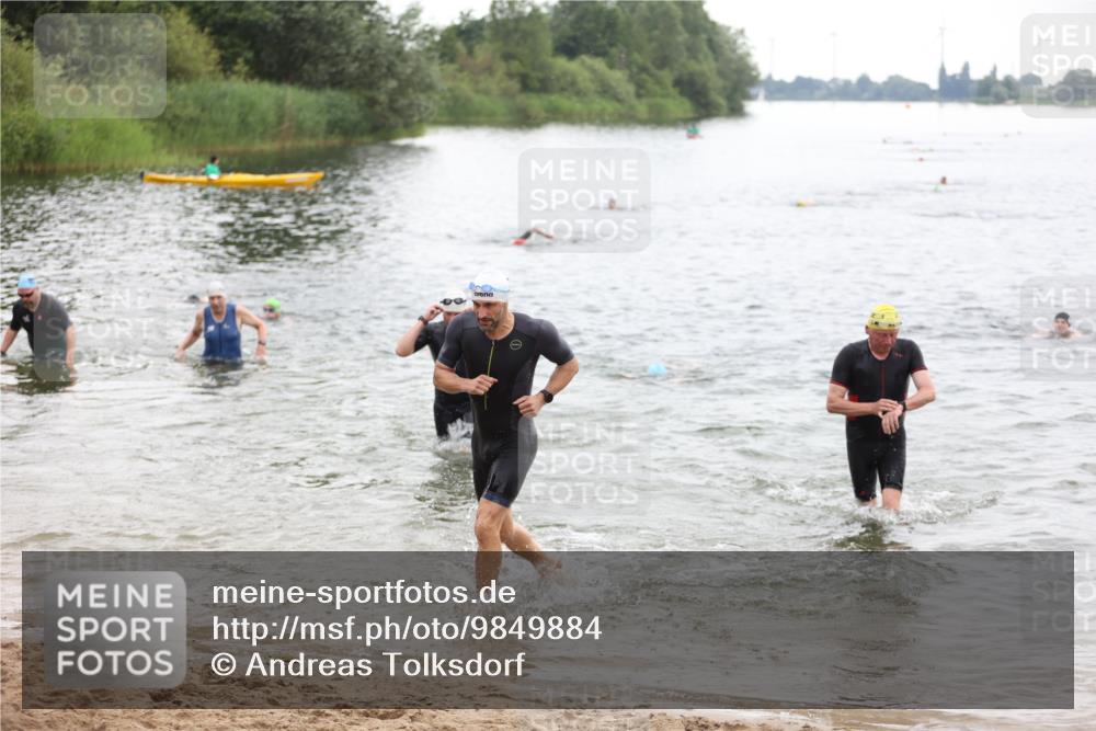 21.06.2026 - 29. Vierlanden-Triathlon Andreas Tolksdorf http://msf.ph/oto/9849884 21.06.2026 10:08:14 Schwimmen 392, 399, 419, 446, 452, 477 meine-sportfotos.de
