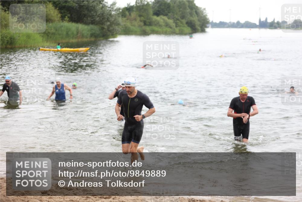 21.06.2026 - 29. Vierlanden-Triathlon Andreas Tolksdorf http://msf.ph/oto/9849889 21.06.2026 10:08:14 Schwimmen 392, 399, 419, 446, 452, 477 meine-sportfotos.de