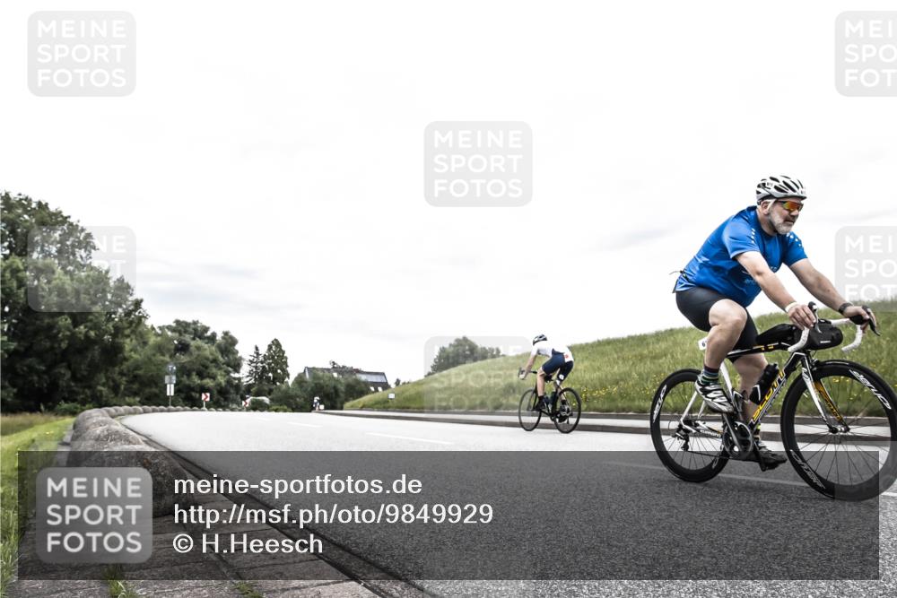 21.06.2026 - 29. Vierlanden-Triathlon H.Heesch http://msf.ph/oto/9849929 21.06.2026 10:27:50 Radfahren 272, 515, 615 meine-sportfotos.de