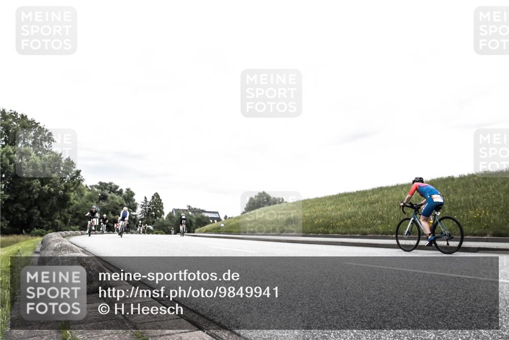 21.06.2026 - 29. Vierlanden-Triathlon H.Heesch http://msf.ph/oto/9849941 21.06.2026 10:28:19 Radfahren 79, 368, 538, 575 meine-sportfotos.de