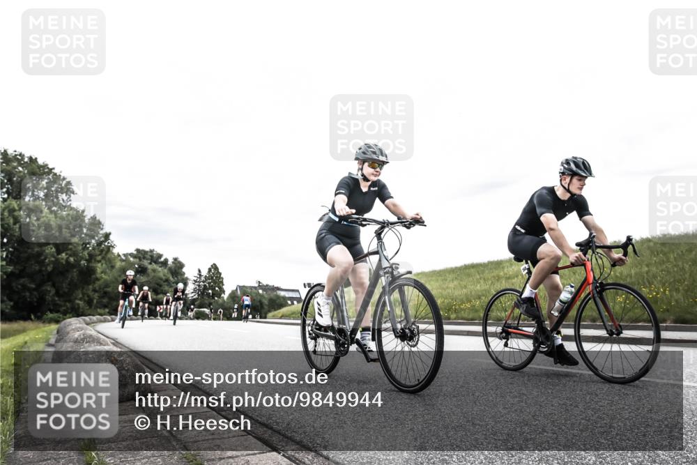 21.06.2026 - 29. Vierlanden-Triathlon H.Heesch http://msf.ph/oto/9849944 21.06.2026 10:28:22 Radfahren 79, 368, 538, 567, 574, 575, 582, 590 meine-sportfotos.de