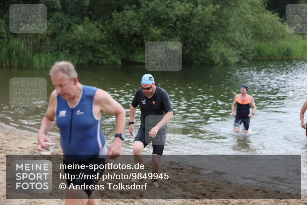 21.06.2026 - 29. Vierlanden-Triathlon Andreas Tolksdorf http://msf.ph/oto/9849945 21.06.2026 10:08:27 Schwimmen 403, 418, 422, 432, 476, 477, 1356 meine-sportfotos.de