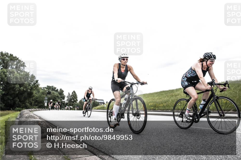 21.06.2026 - 29. Vierlanden-Triathlon H.Heesch http://msf.ph/oto/9849953 21.06.2026 10:28:25 Radfahren 4, 79, 368, 481, 538, 567, 574, 582, 590, 608 meine-sportfotos.de