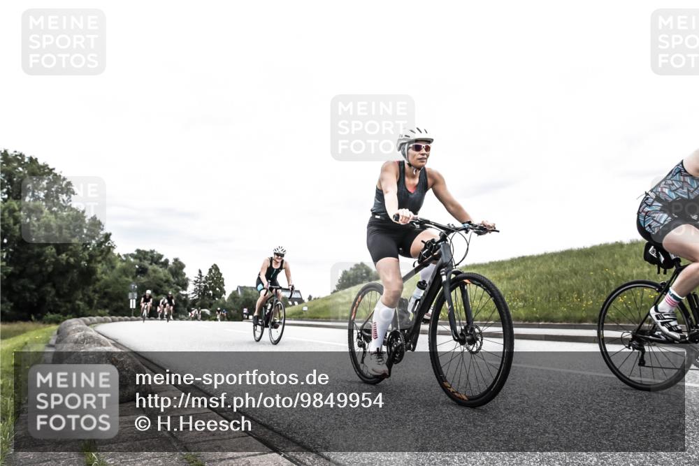 21.06.2026 - 29. Vierlanden-Triathlon H.Heesch http://msf.ph/oto/9849954 21.06.2026 10:28:25 Radfahren 4, 79, 368, 481, 538, 567, 574, 582, 590, 608 meine-sportfotos.de
