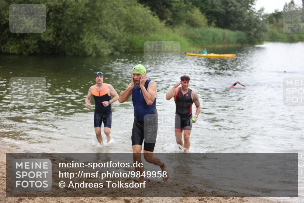 21.06.2026 - 29. Vierlanden-Triathlon Andreas Tolksdorf http://msf.ph/oto/9849958 21.06.2026 10:08:29 Schwimmen 403, 418, 422, 432, 476, 1356 meine-sportfotos.de