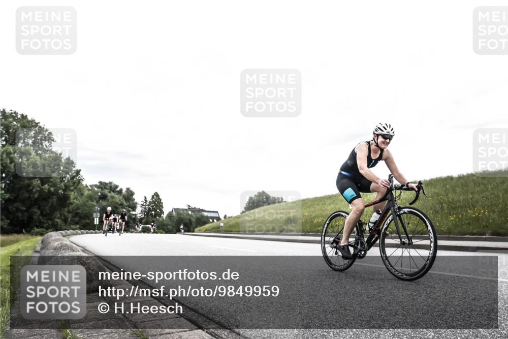 21.06.2026 - 29. Vierlanden-Triathlon H.Heesch http://msf.ph/oto/9849959 21.06.2026 10:28:26 Radfahren 4, 51, 55, 79, 481, 567, 574, 582, 590, 606, 608 meine-sportfotos.de